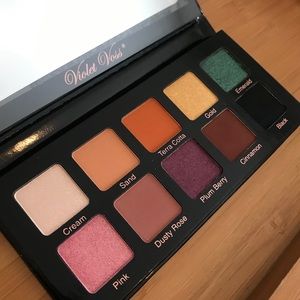 NEW Violet Voss Essentials Eye Shadow Palette